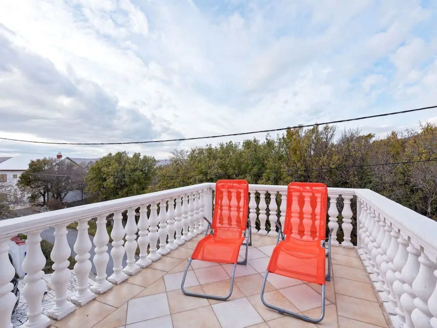 Comfortable Apartment With Large Covered Terrace