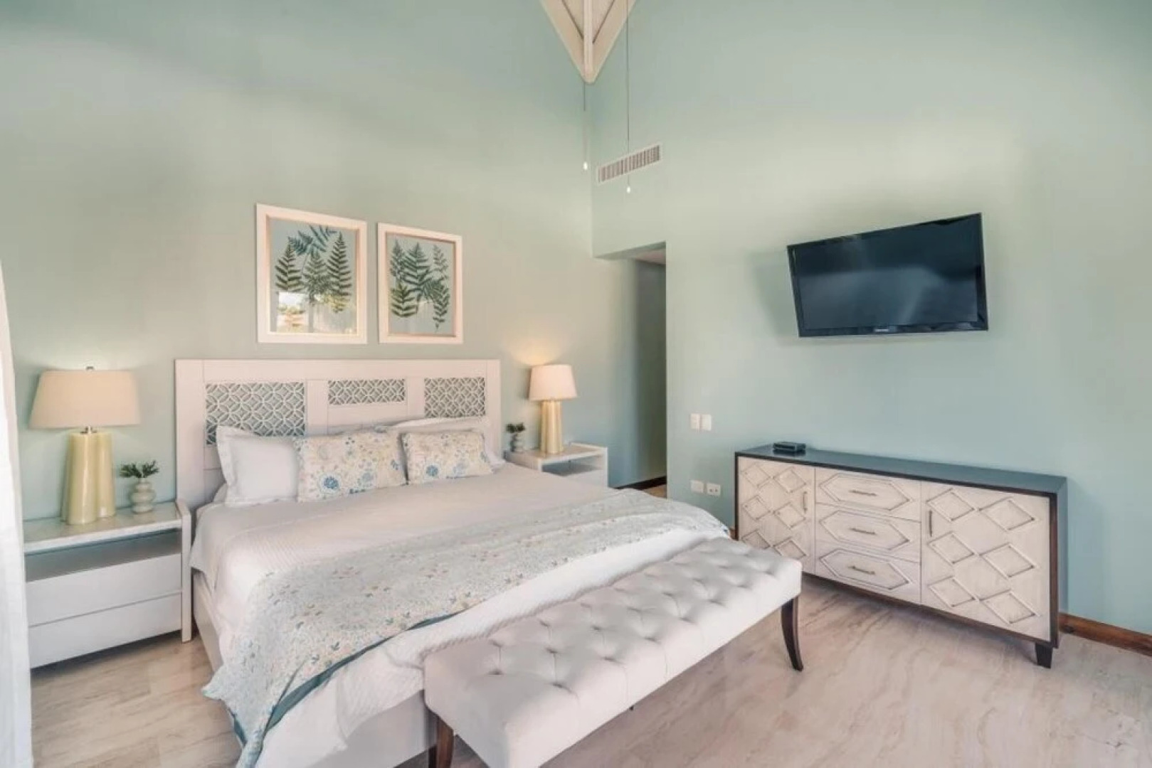 Outstanding El Portillo 2BR Apt