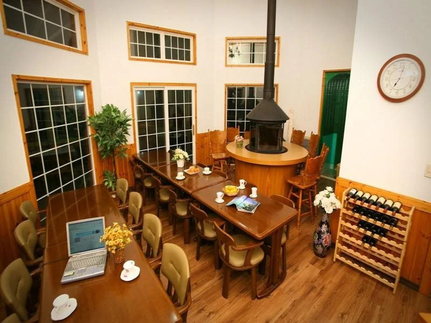 Spring Summer Fall Winter Pension