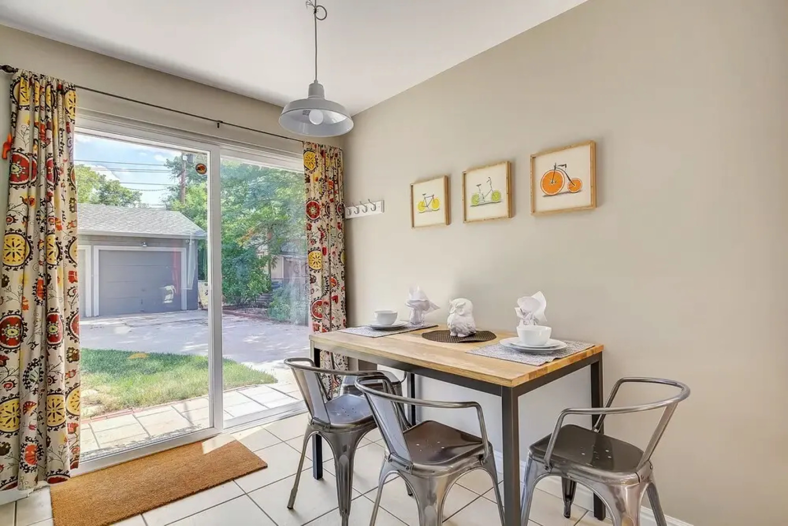 Beautifully Remodeled! Private Park! Close to CU!