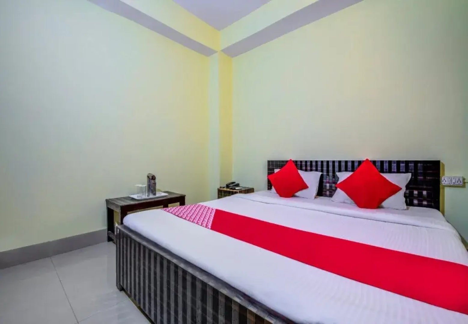 Hotel Deshbandhu By OYO Rooms