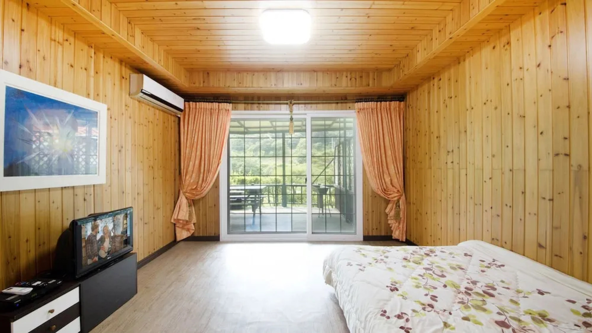 Baenae-gol Picture and Garden Pension