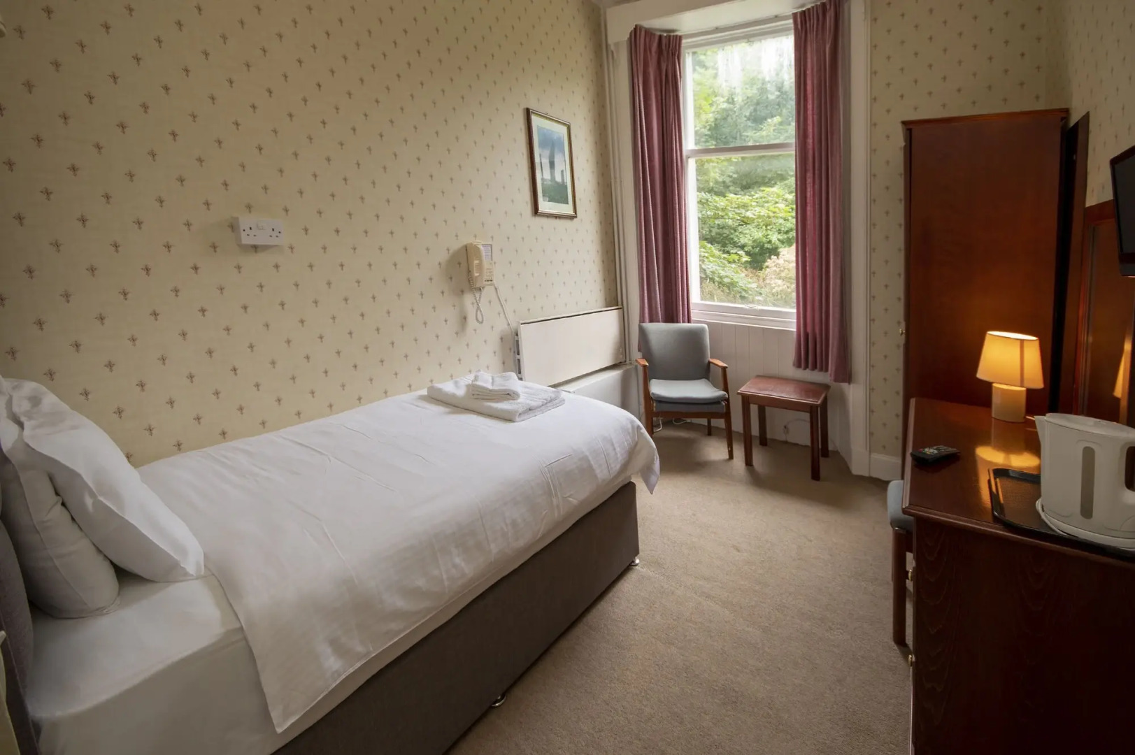 The Stromness Hotel by Paymán Club