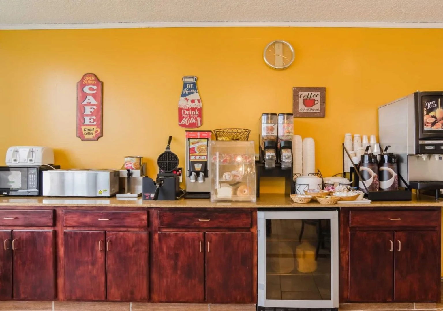 Alamo Inn & Suites