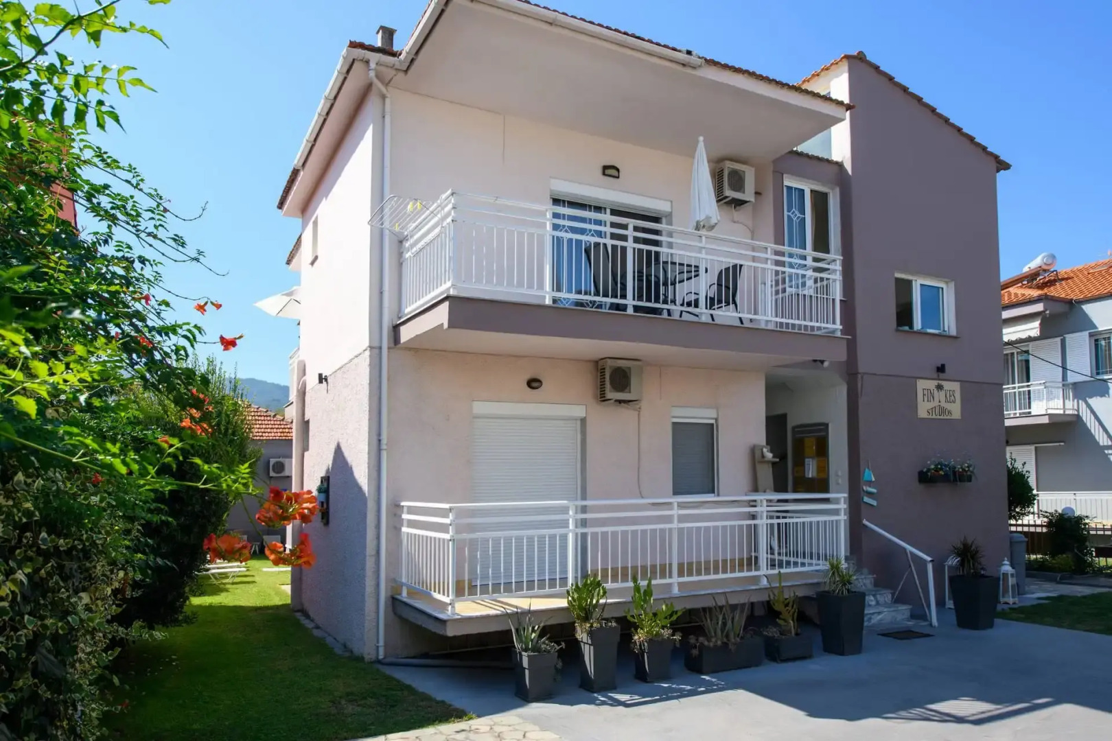 Finikes Studios Thassos