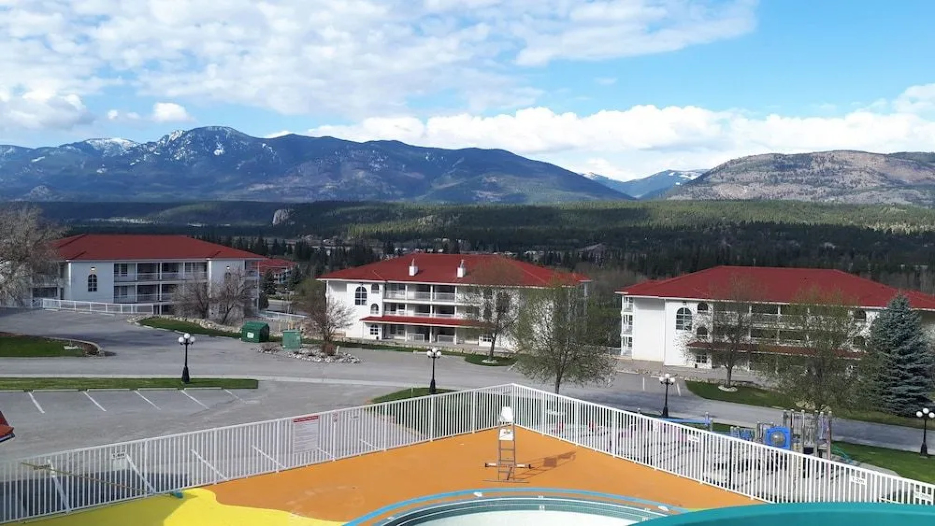 Mountain View Resort and Suites at Fairmont Hot Springs