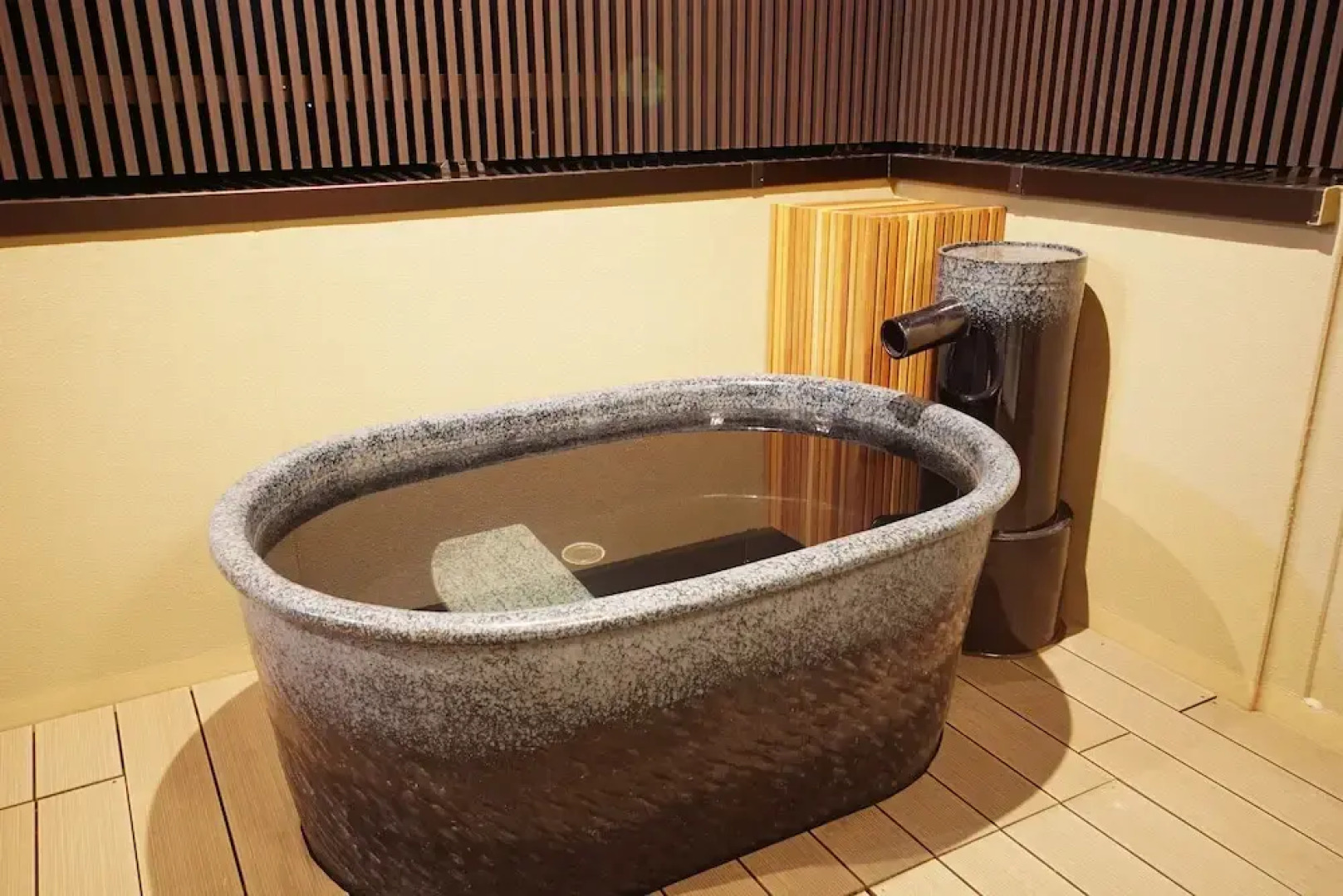 Kyou Gohan to Rotenburo no Yado Yunohanatsukiya