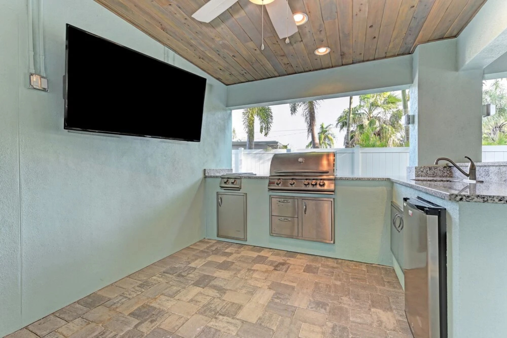 Coconut Breeze Estate