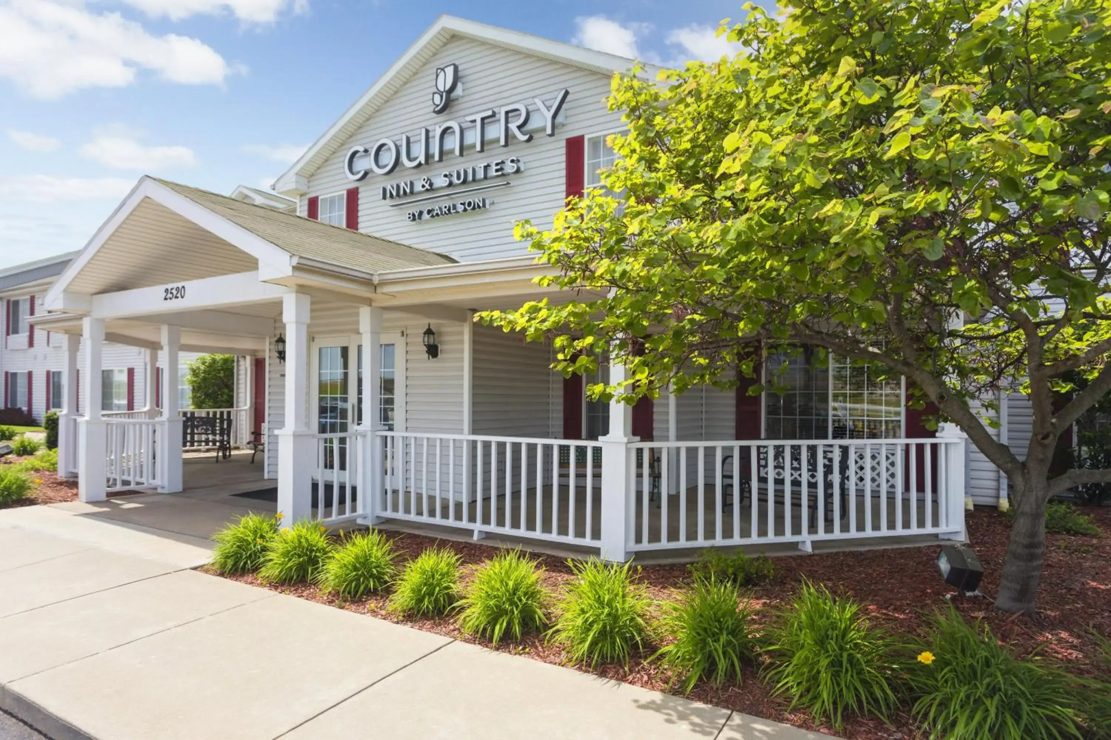 Country Inn & Suites by Radisson, Nevada, MO