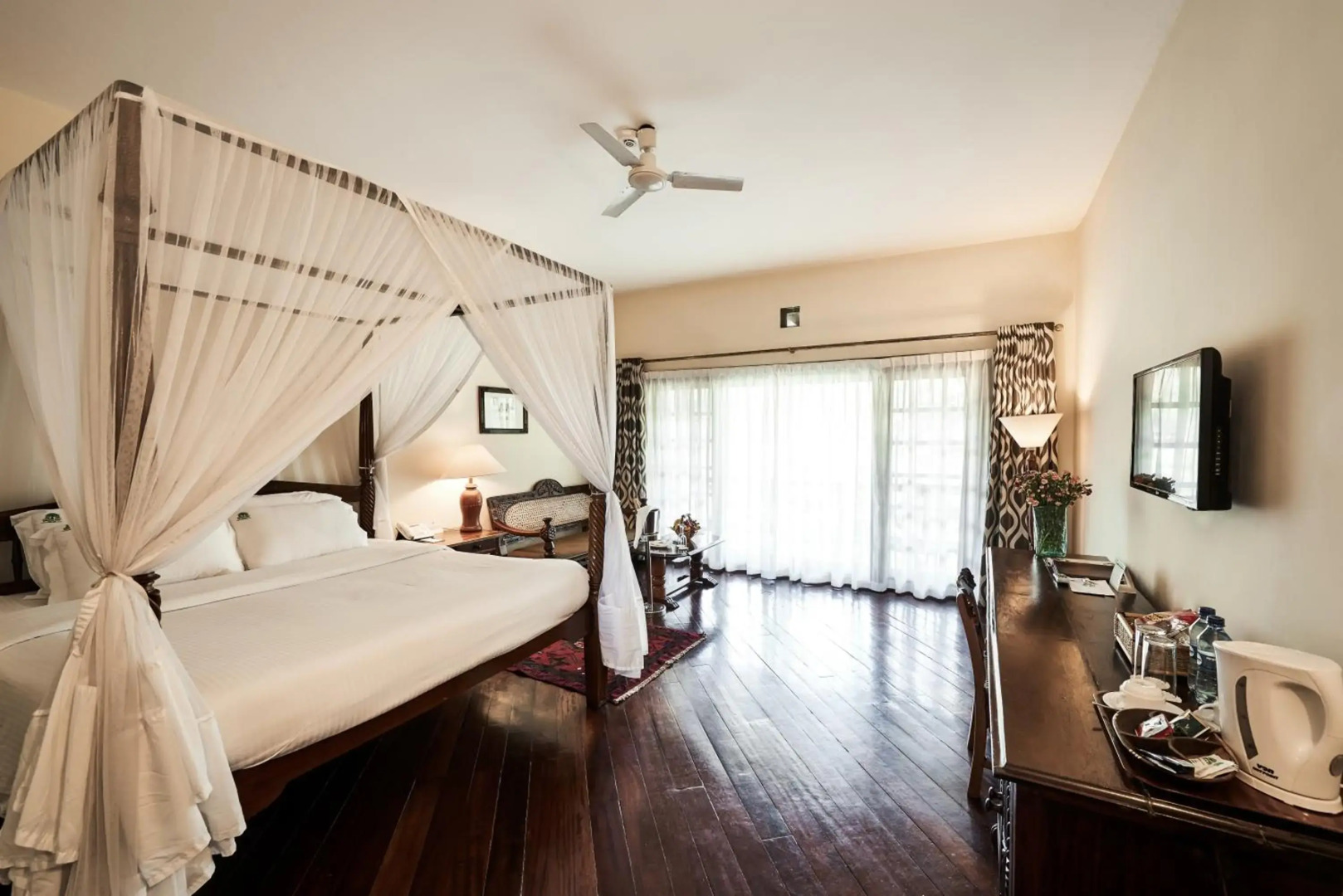 Safari Park Hotel And Casino