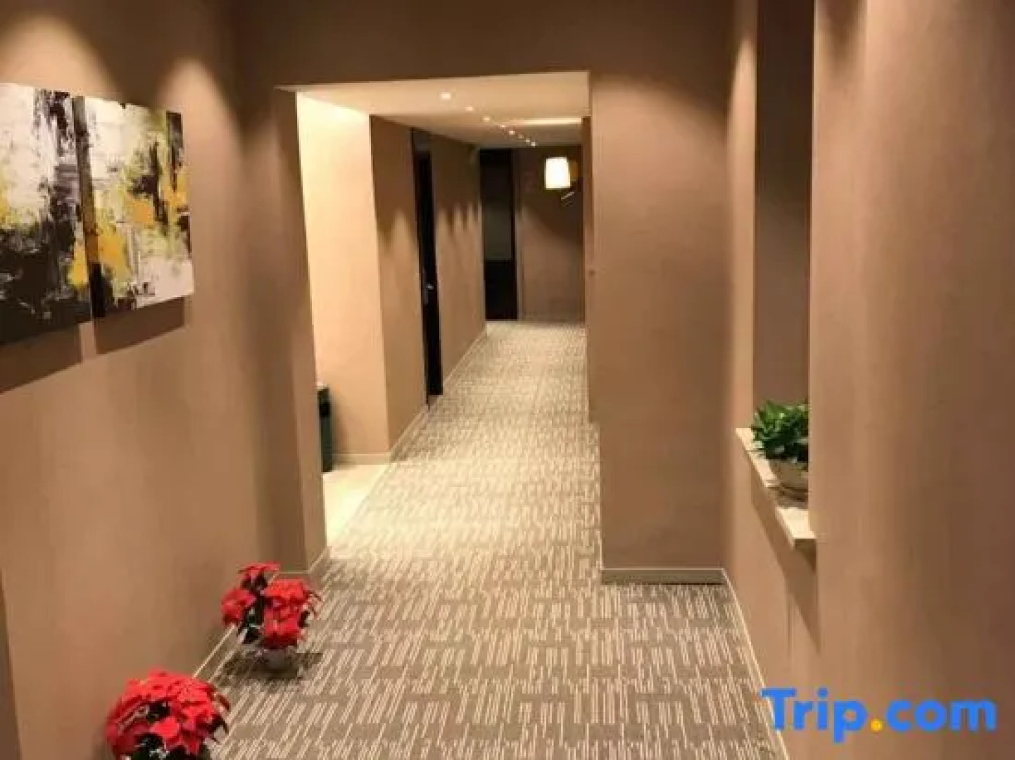 Yiju Collection Hotel (Mohe Beijixing Square)