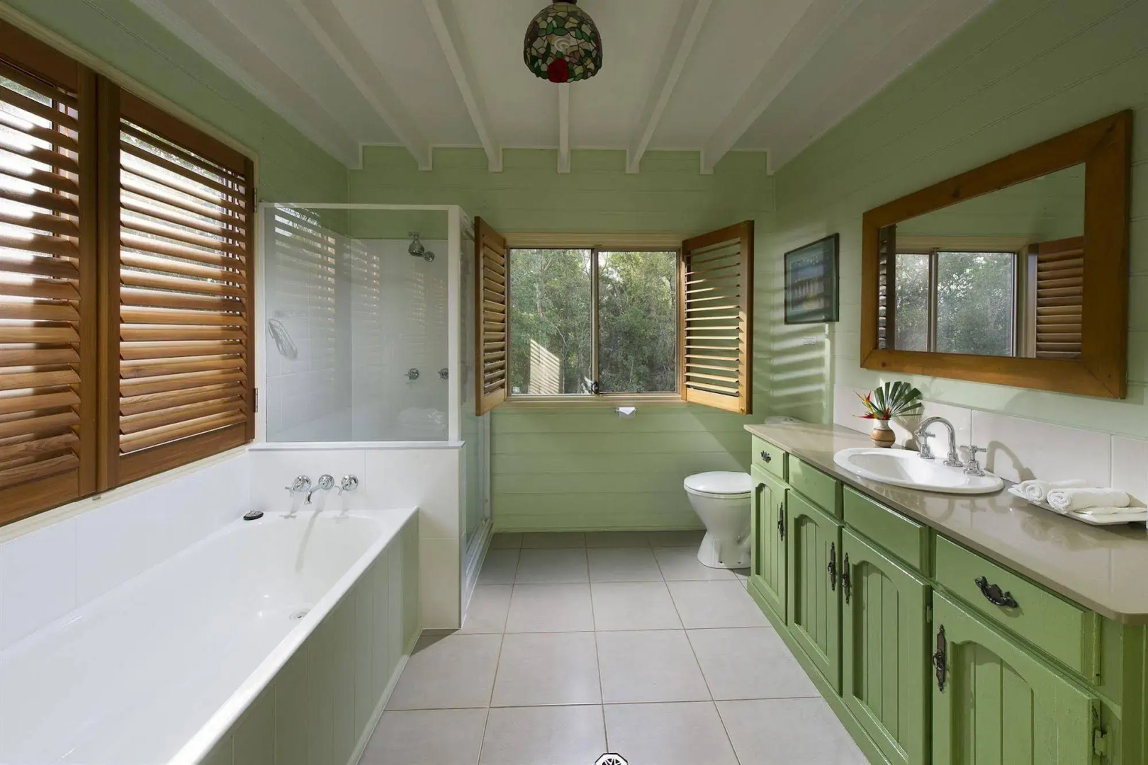 Glass House Mountains Ecolodge