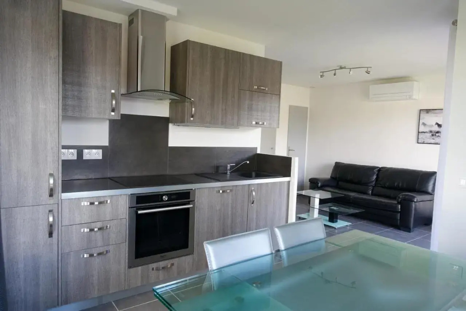 T2 40m2 Ollioules, la Nature, a 10 Mins Des Plages