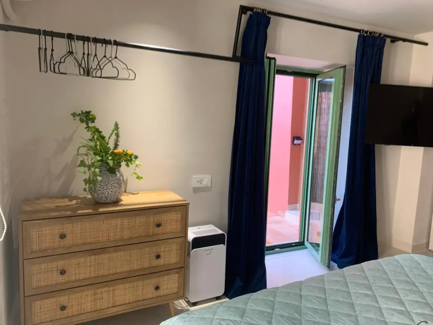 MASTER ROSE STUDIO in old town