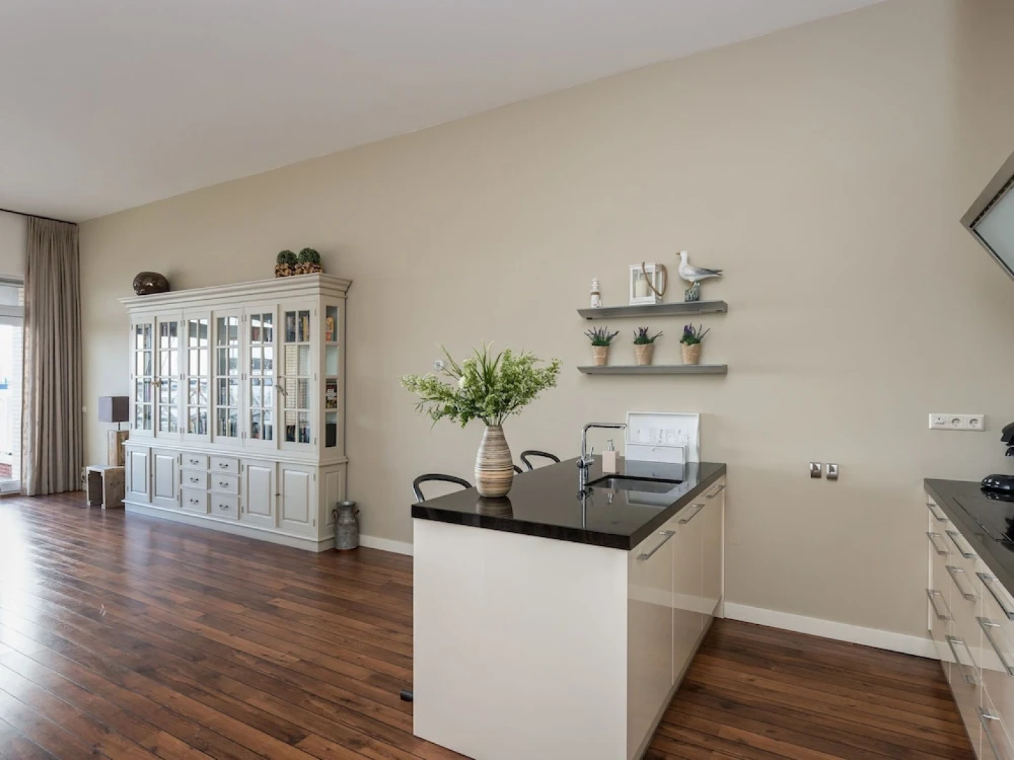 Luxurious 6-person Apartment in Grevelingenmeer Marina