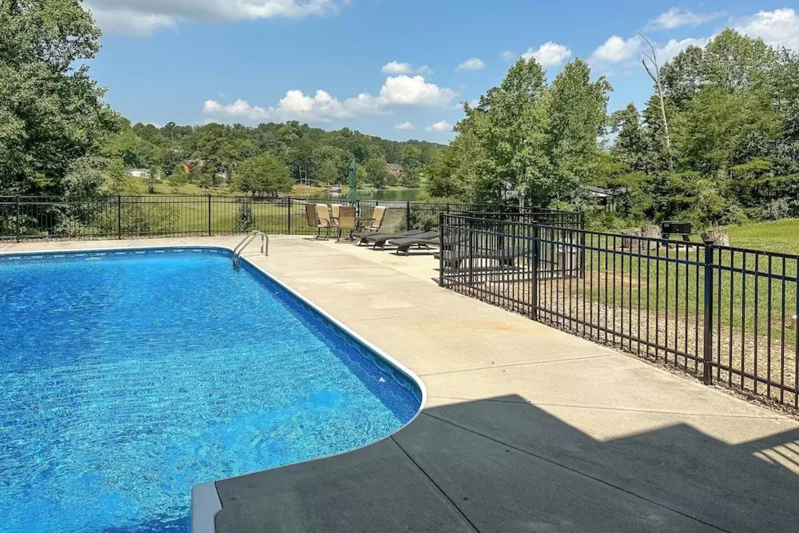 Cherokee Lake Cabin w/ Deck & Kayaks!