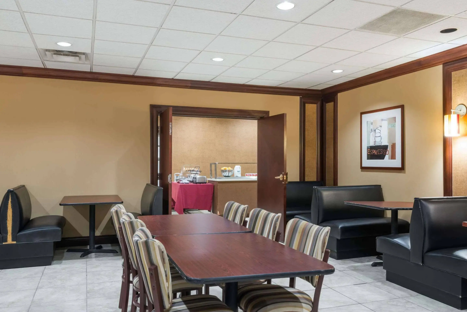 Delta Hotels by Marriott Cincinnati Sharonville