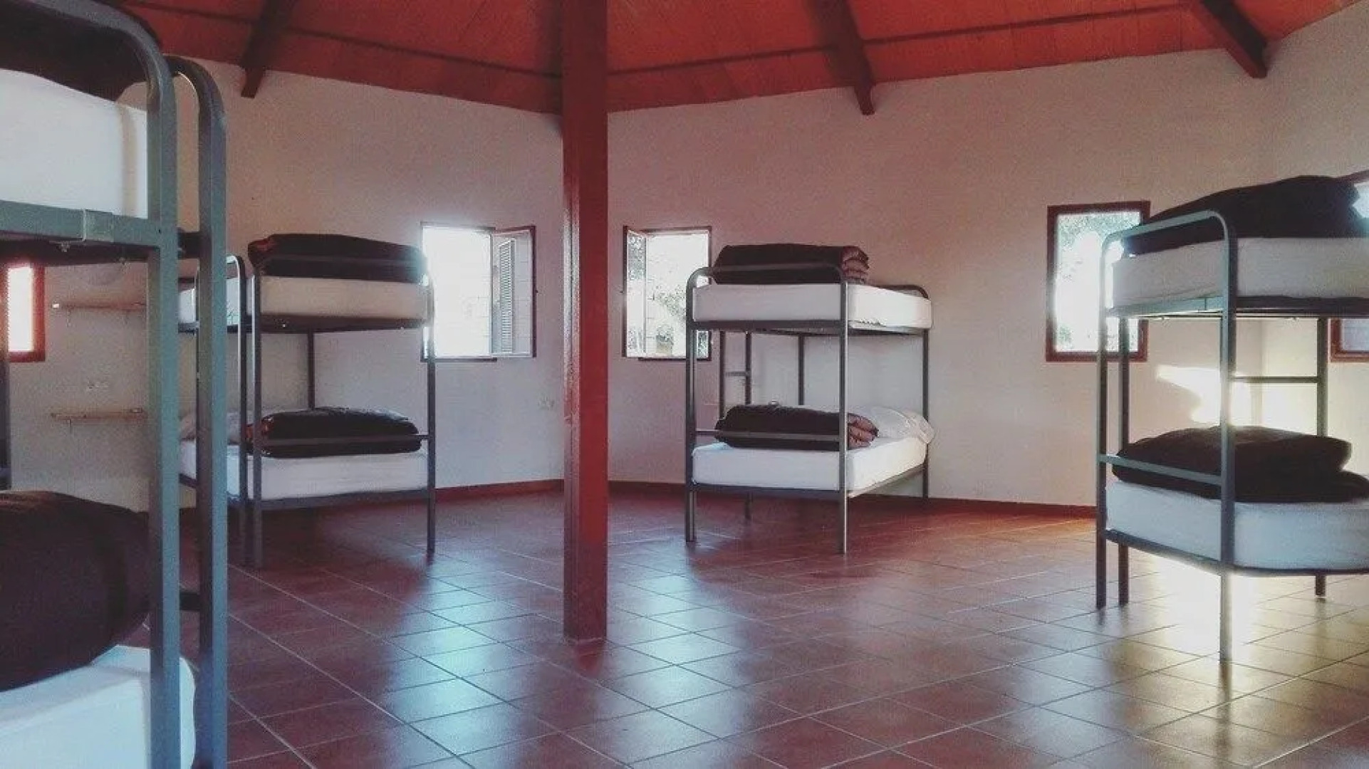 Albergue Turistico Cornalvo - Hostel