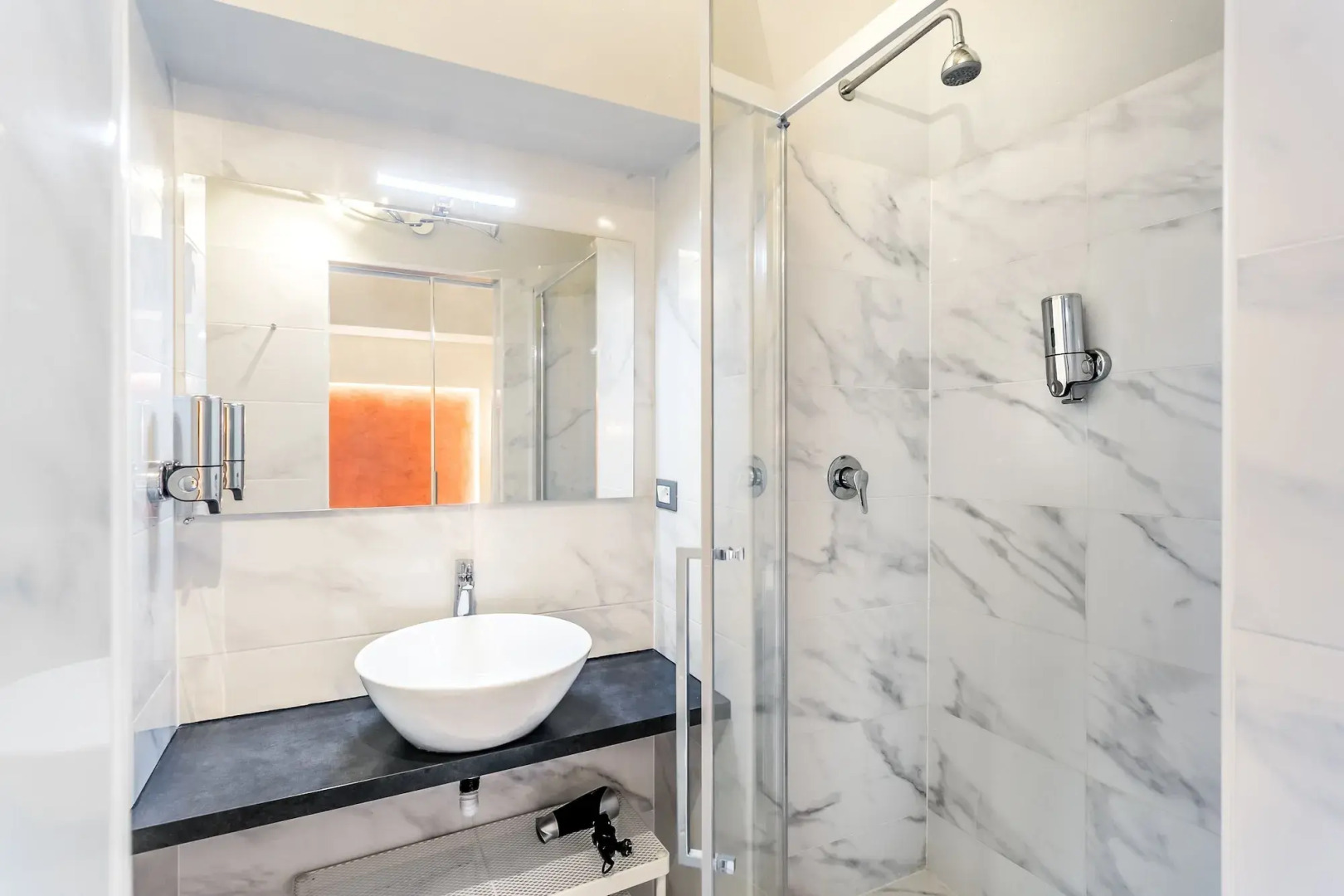 AmoRoma Suite