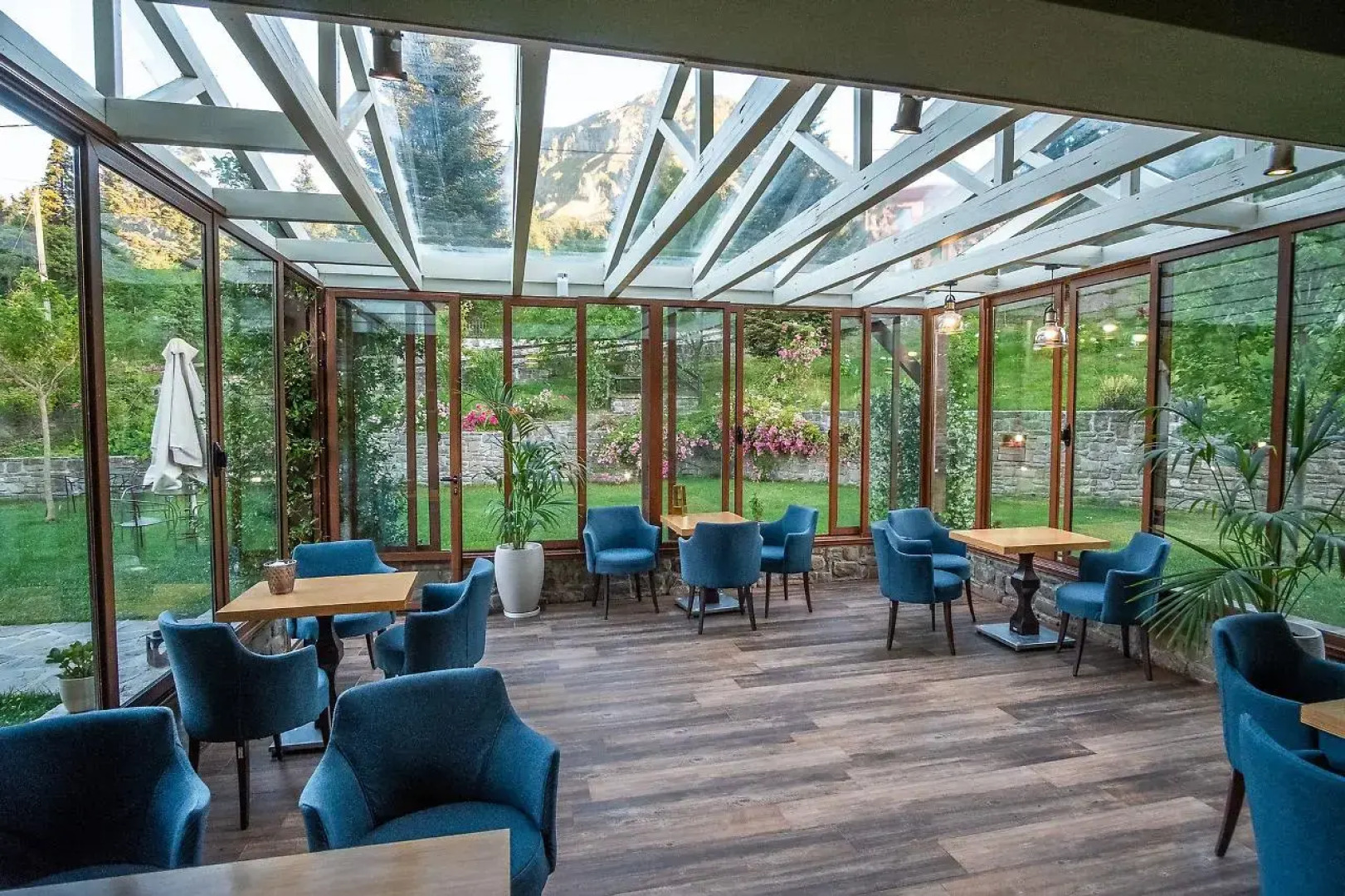 Anavasi Mountain Resort