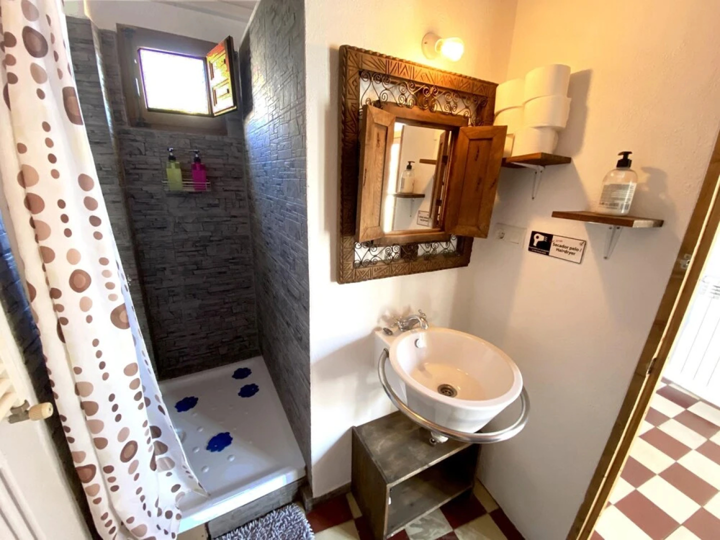 Makuto Guesthouse Hostel