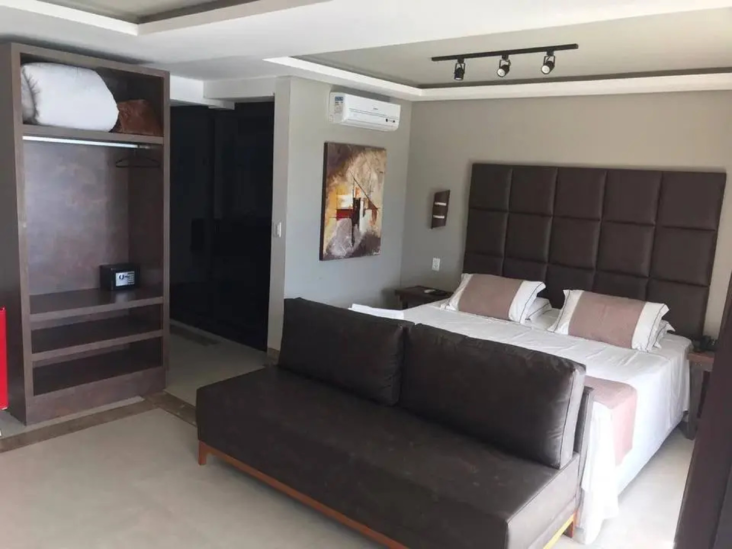 Caixa D'aço Exclusive Hotel