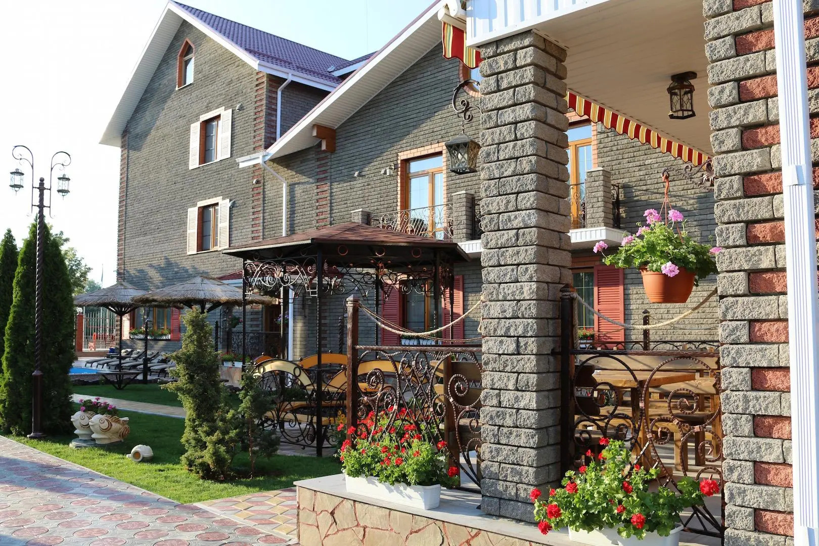 Fishing and Hunting Base Yakor'