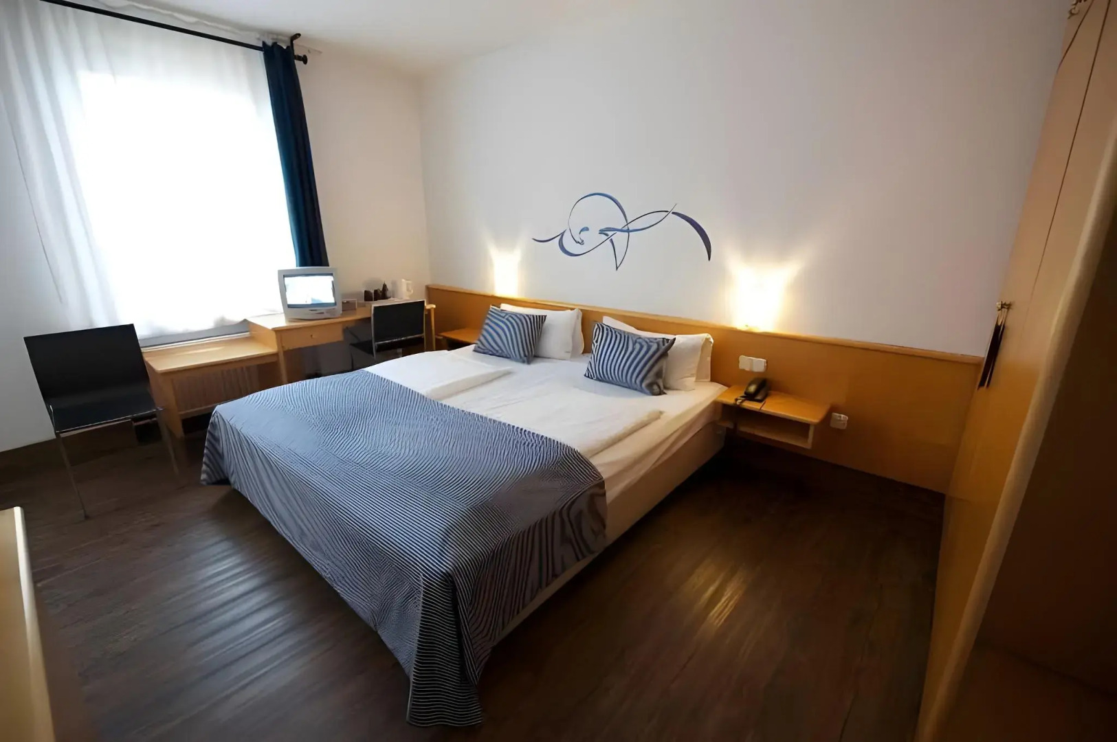 The 4 You Hostel & Hotel