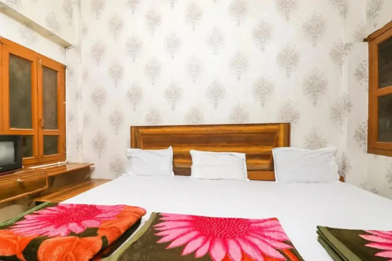Hotel Poonam by OYO Rooms