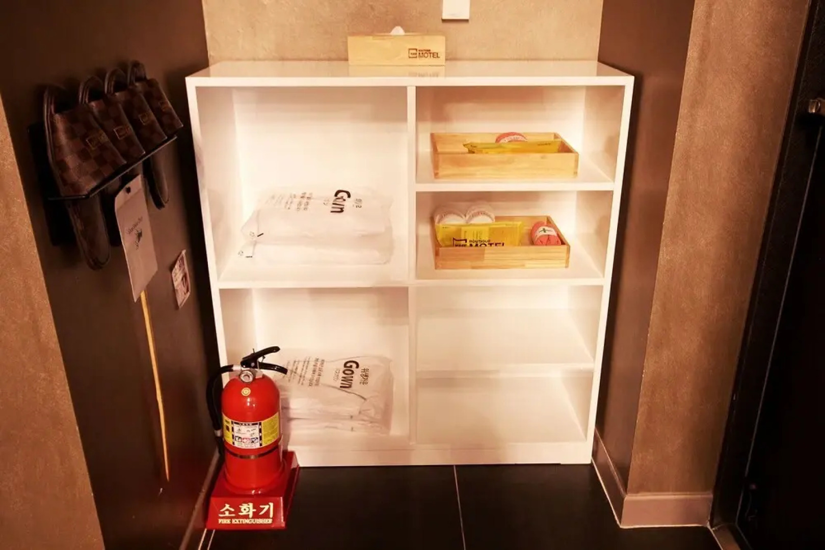 Yeongju Case Business Hotel