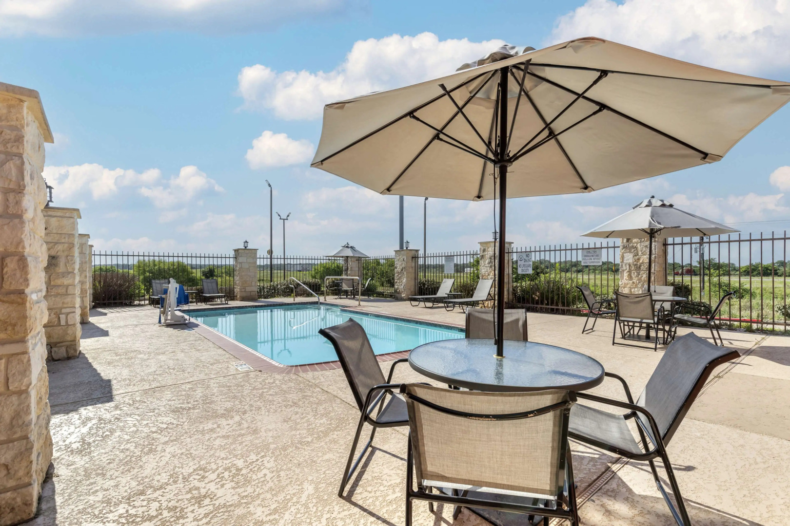 Best Western Plus Longhorn Inn & Suites