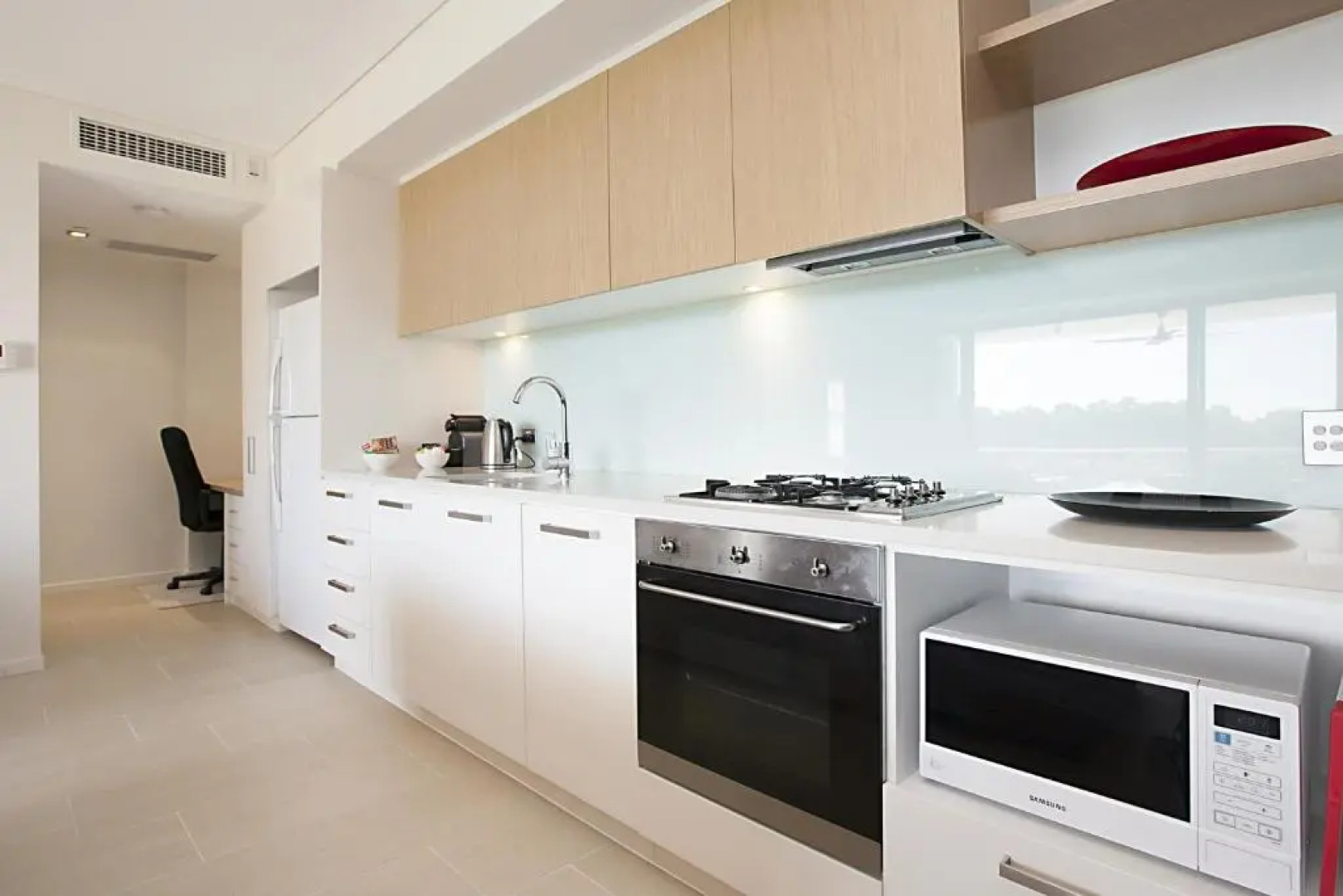 Saltwater Suites - 1,2 & 3 Bed Waterfront Apartments