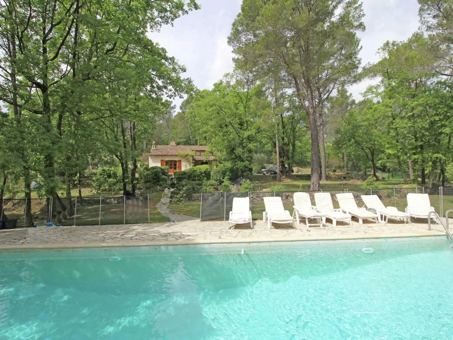 Family Friendly Villa With Secured Private Pool and Beautiful Nature Garden, 1.5 km From Seillans