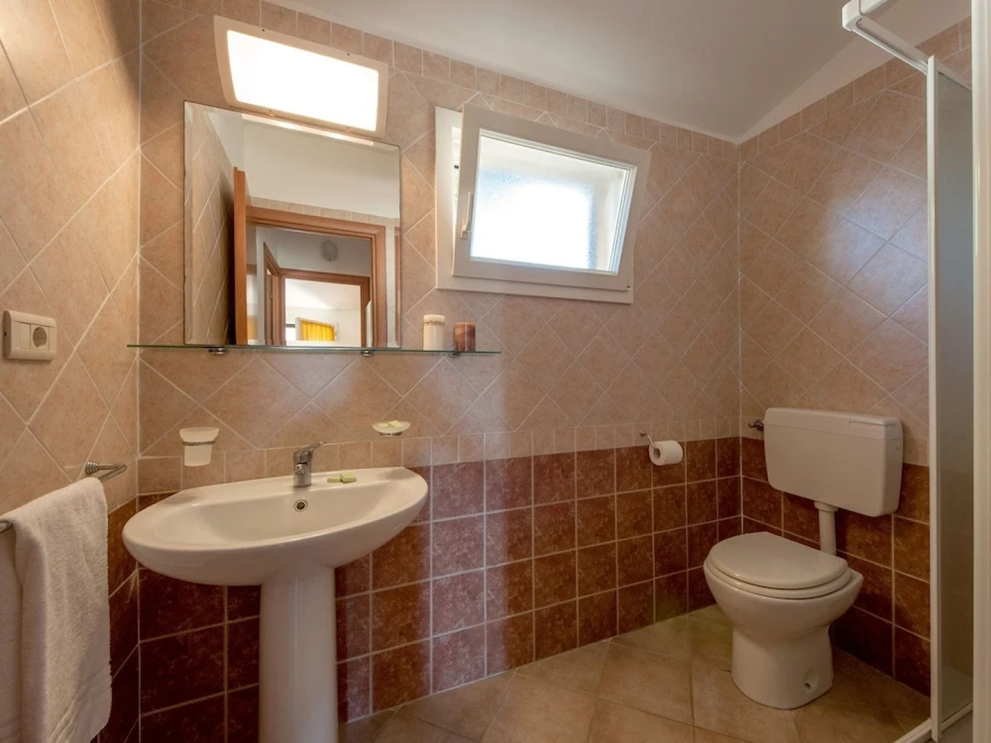 Cozy Apartment With air Conditioning Near the Sea