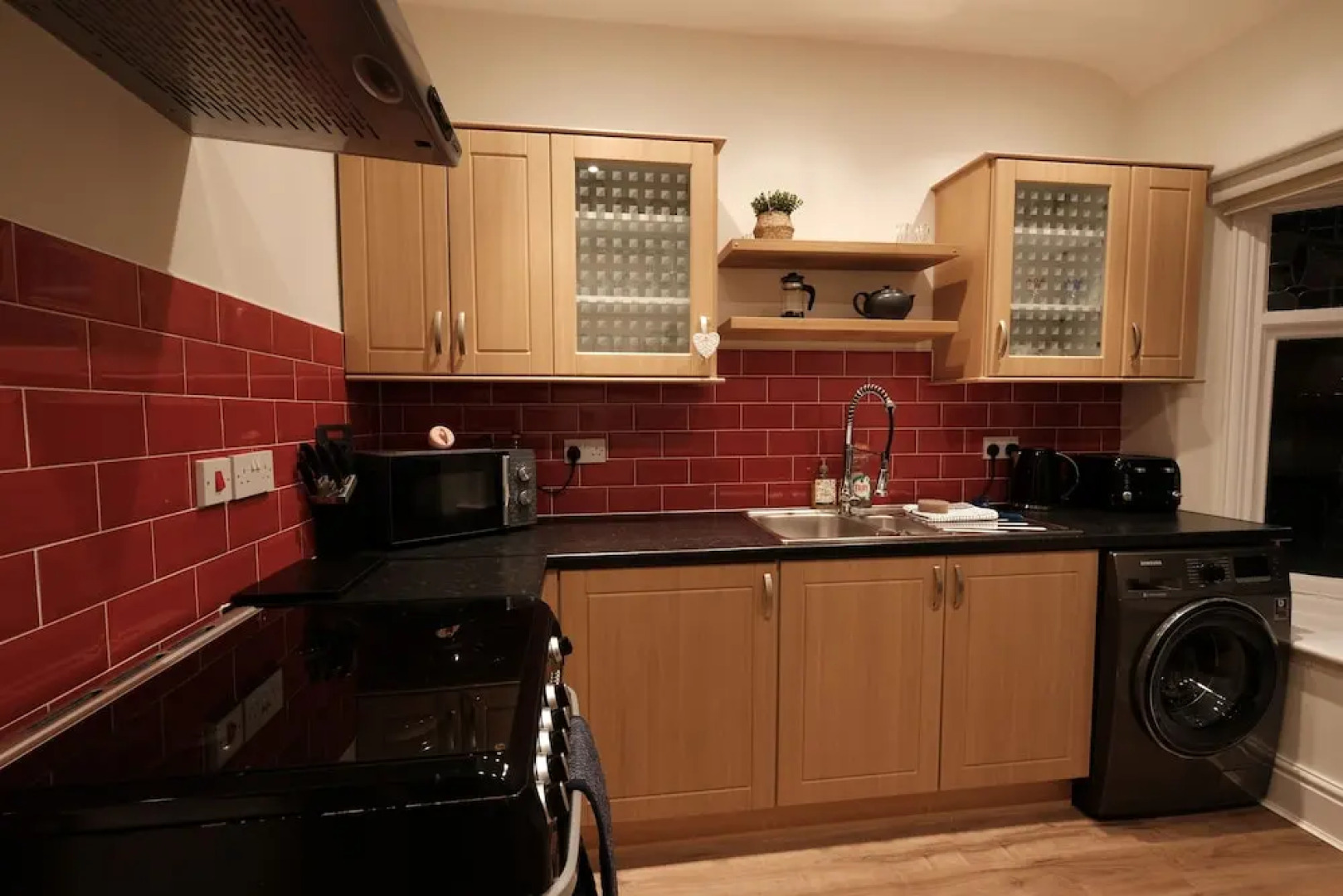 2br-beachviews-petfriendly-freeparking