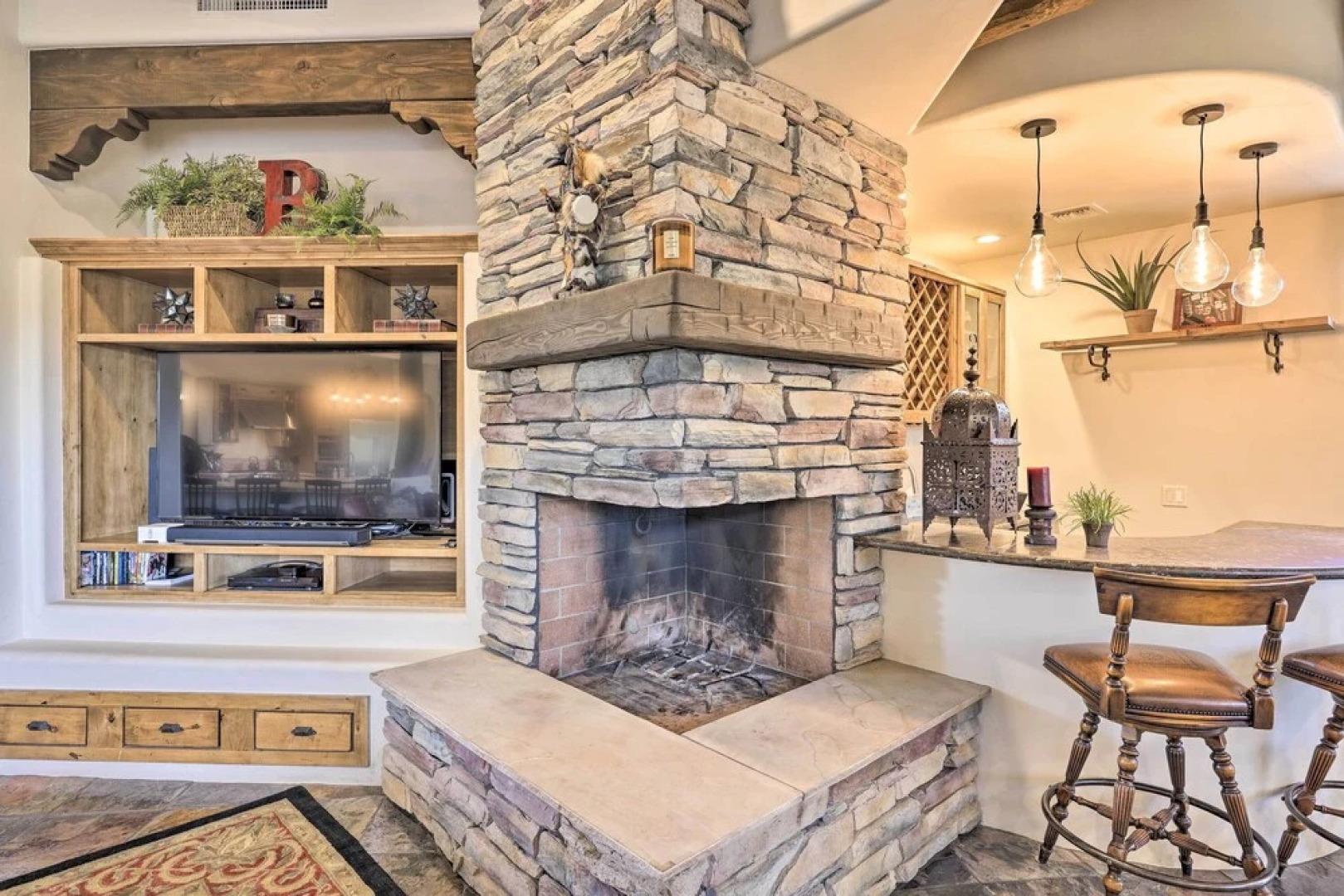 Cave Creek Oasis w/ Putting Green, Spa & Mtn View!