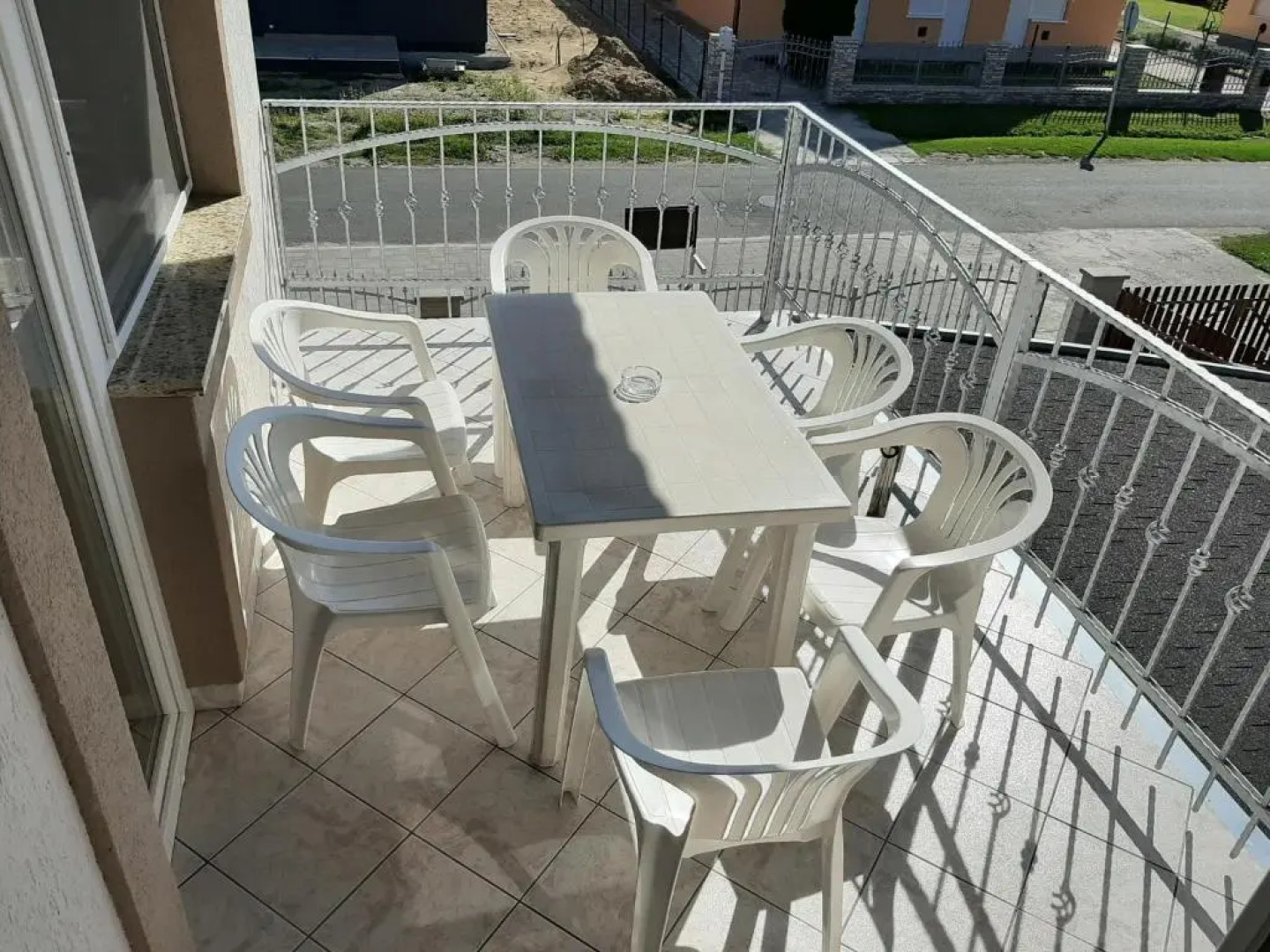 11 féröhelyes apartman