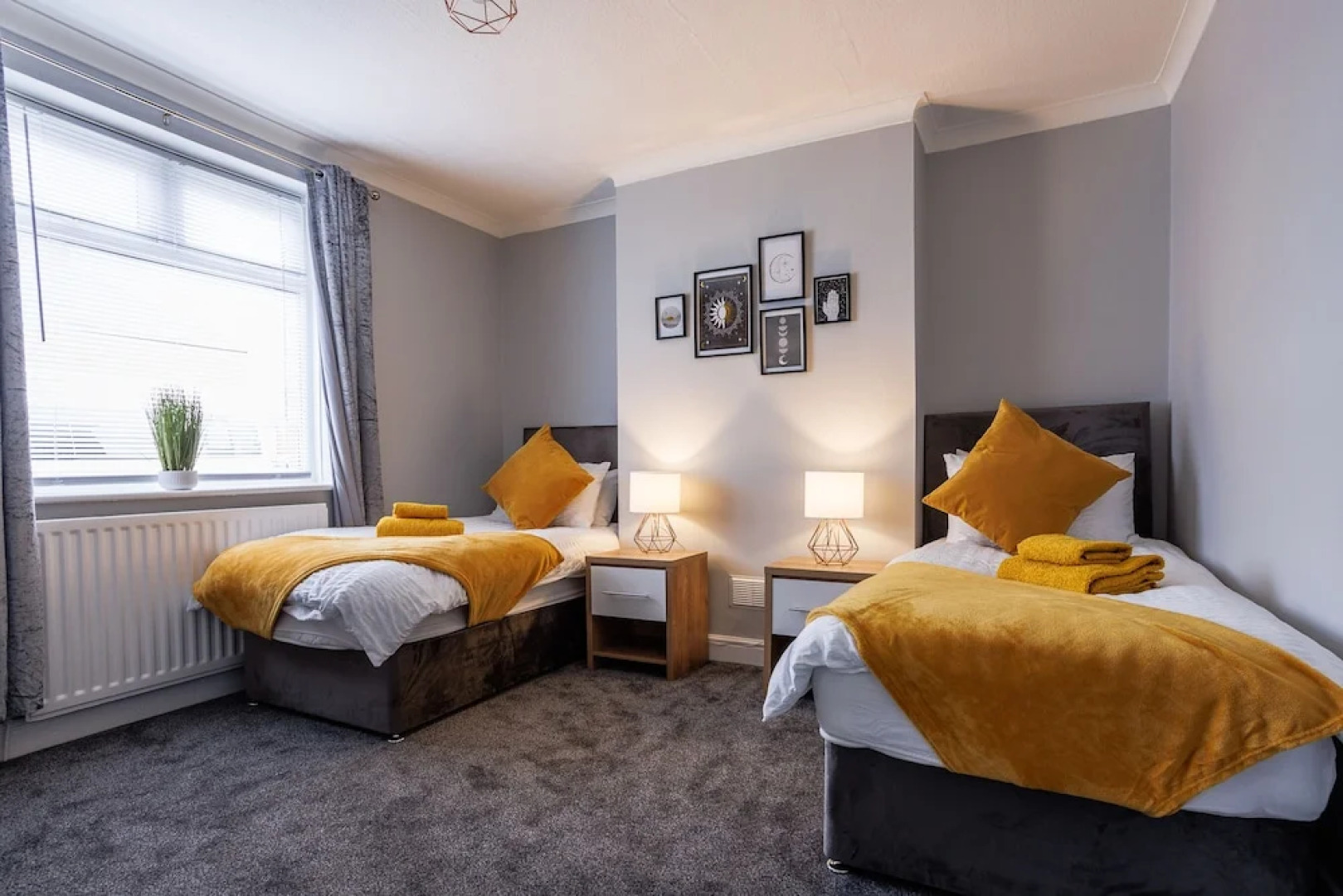 Bedlington - House - Sleeps 3 - Parking - Garden