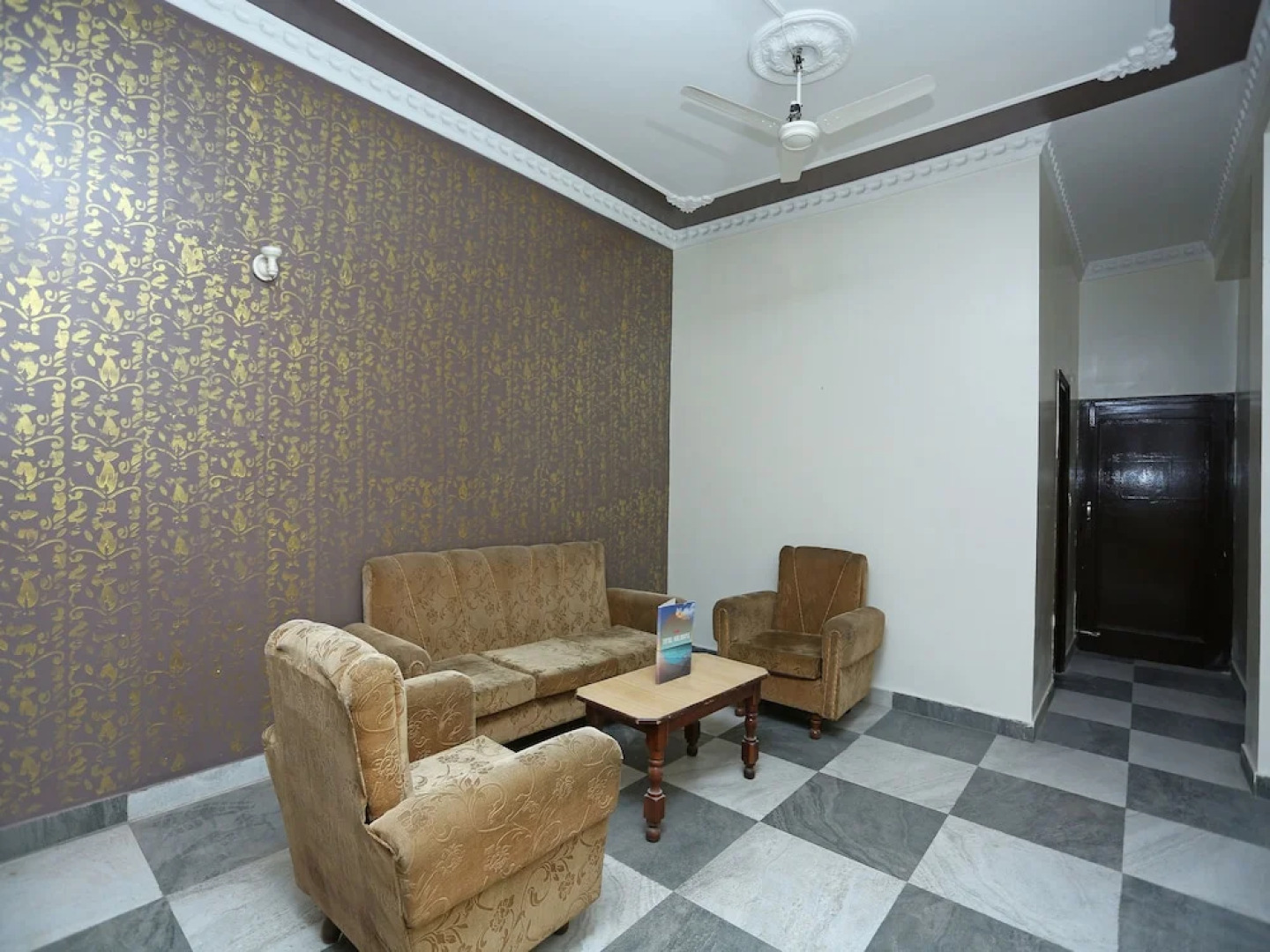 OYO 16906 Hotel Balsons