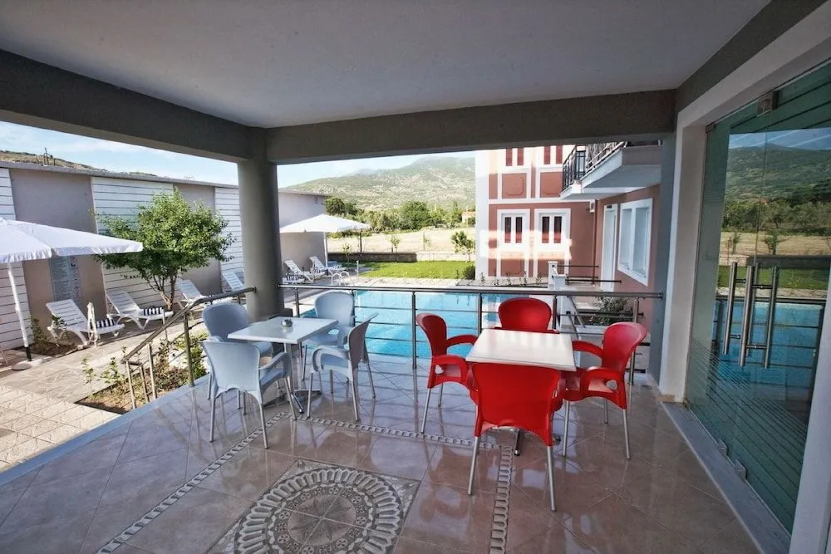 Sun & Sea Luxury Hotel