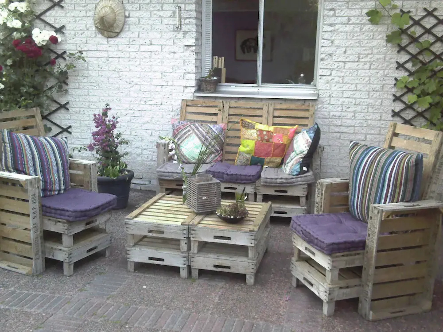 Detached Holiday Home in Friesland near the Forest