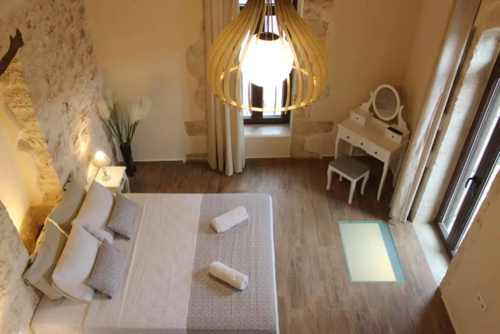 Stone Villa with swimming pool-BBQ!