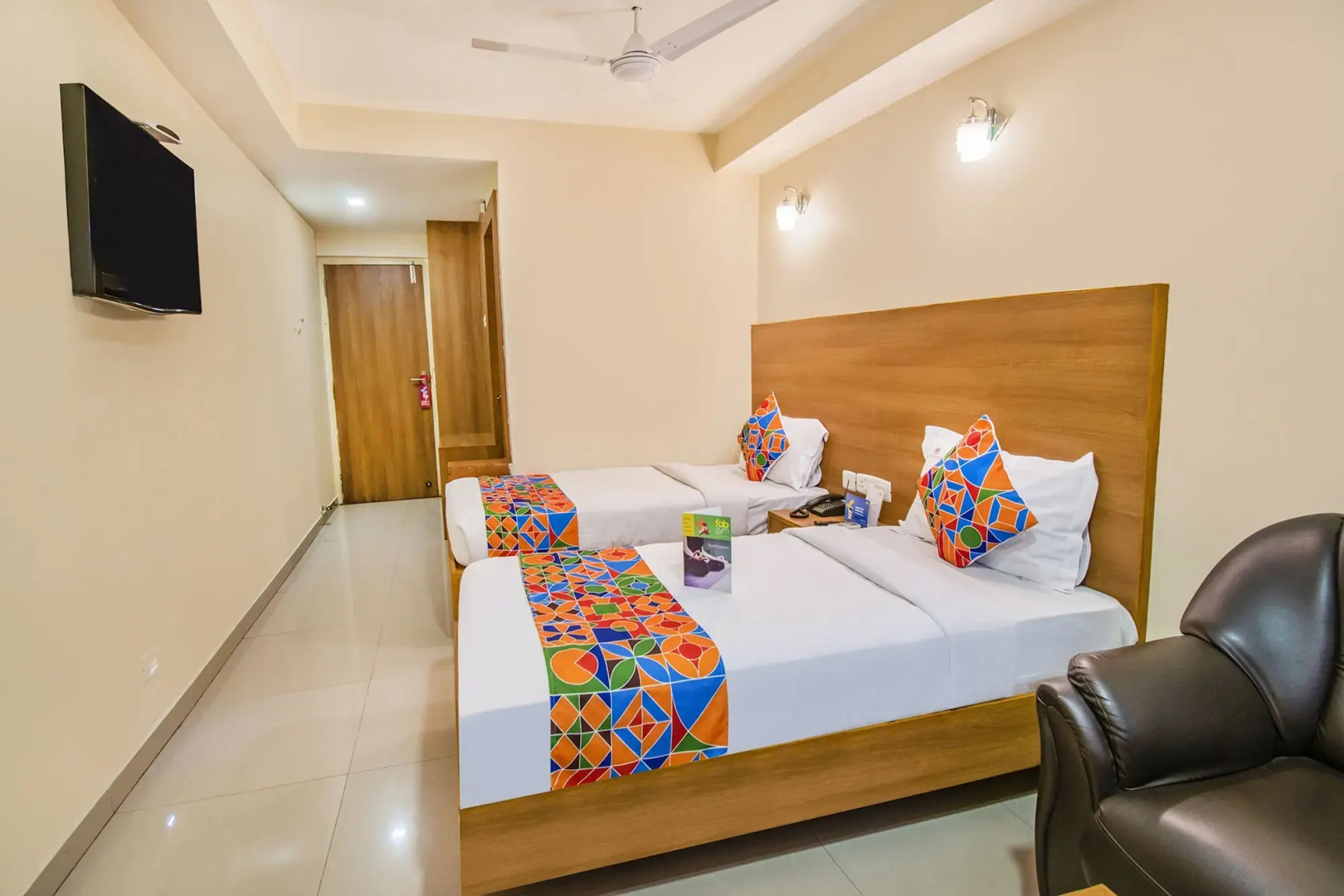 Fabhotel Jansi Deluxe Gandhipuram