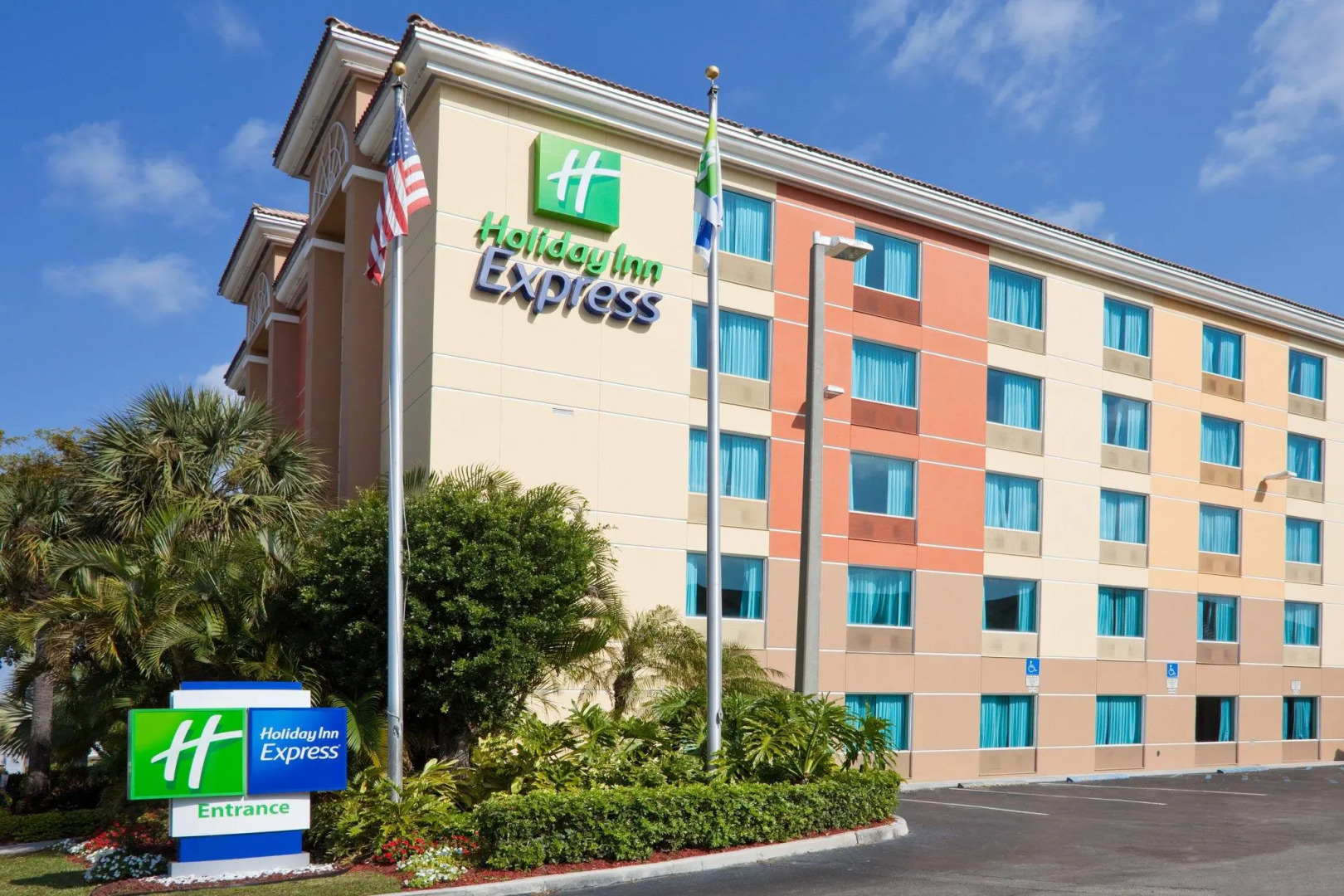 Holiday Inn Express Ft. Lauderdale Cruise-Airport by IHG