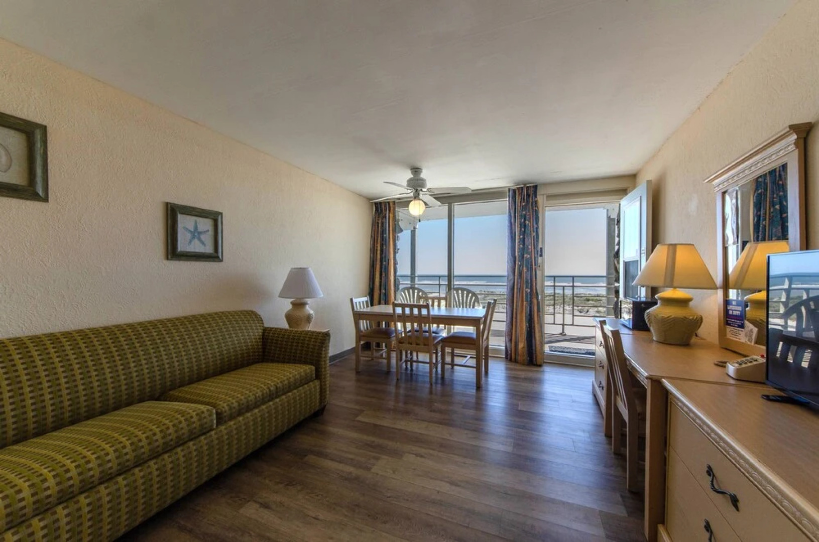 Royal Hawaiian Motel