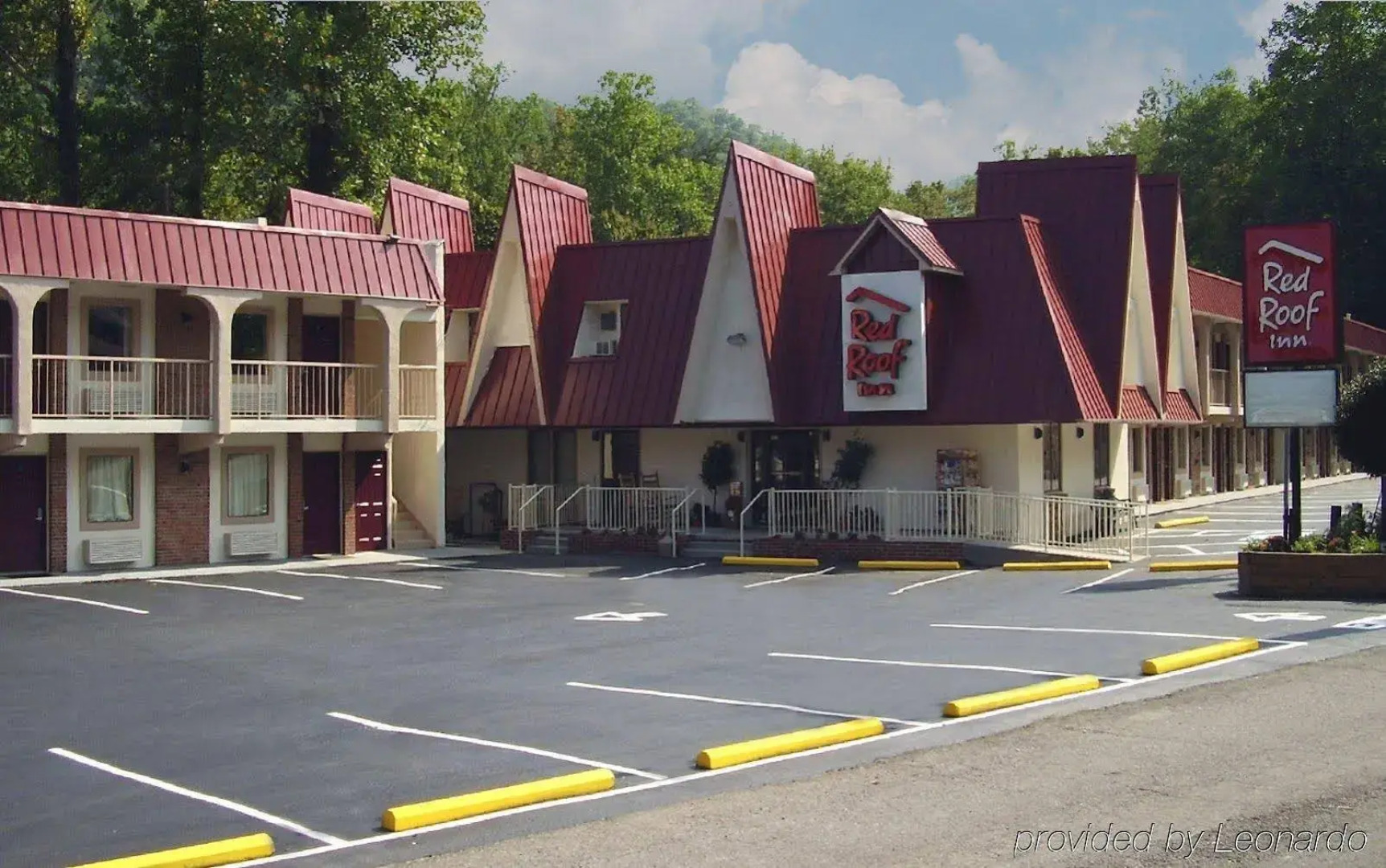 Motel 6 Gatlinburg, TN - Smoky Mountains