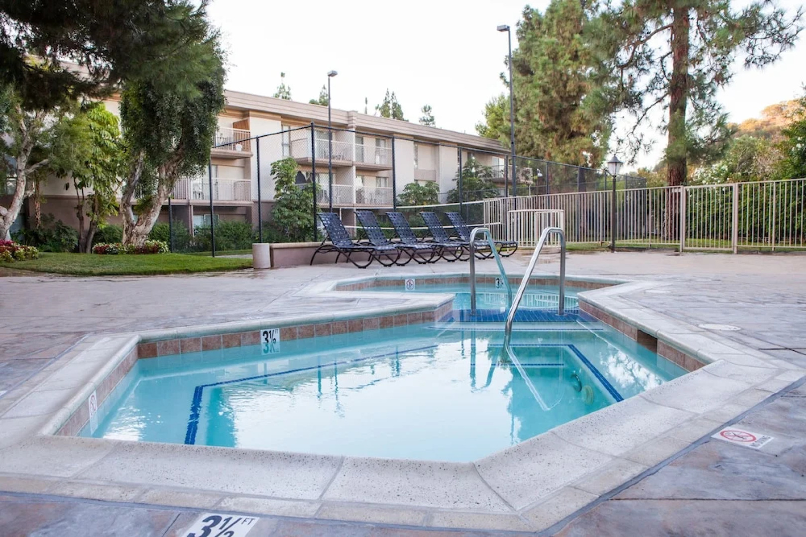 Oakwood Toluca Hills