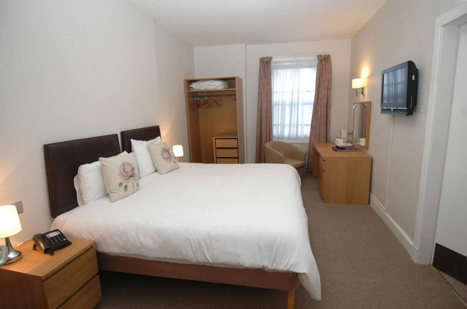 Cross Keys Hotel, Kelso