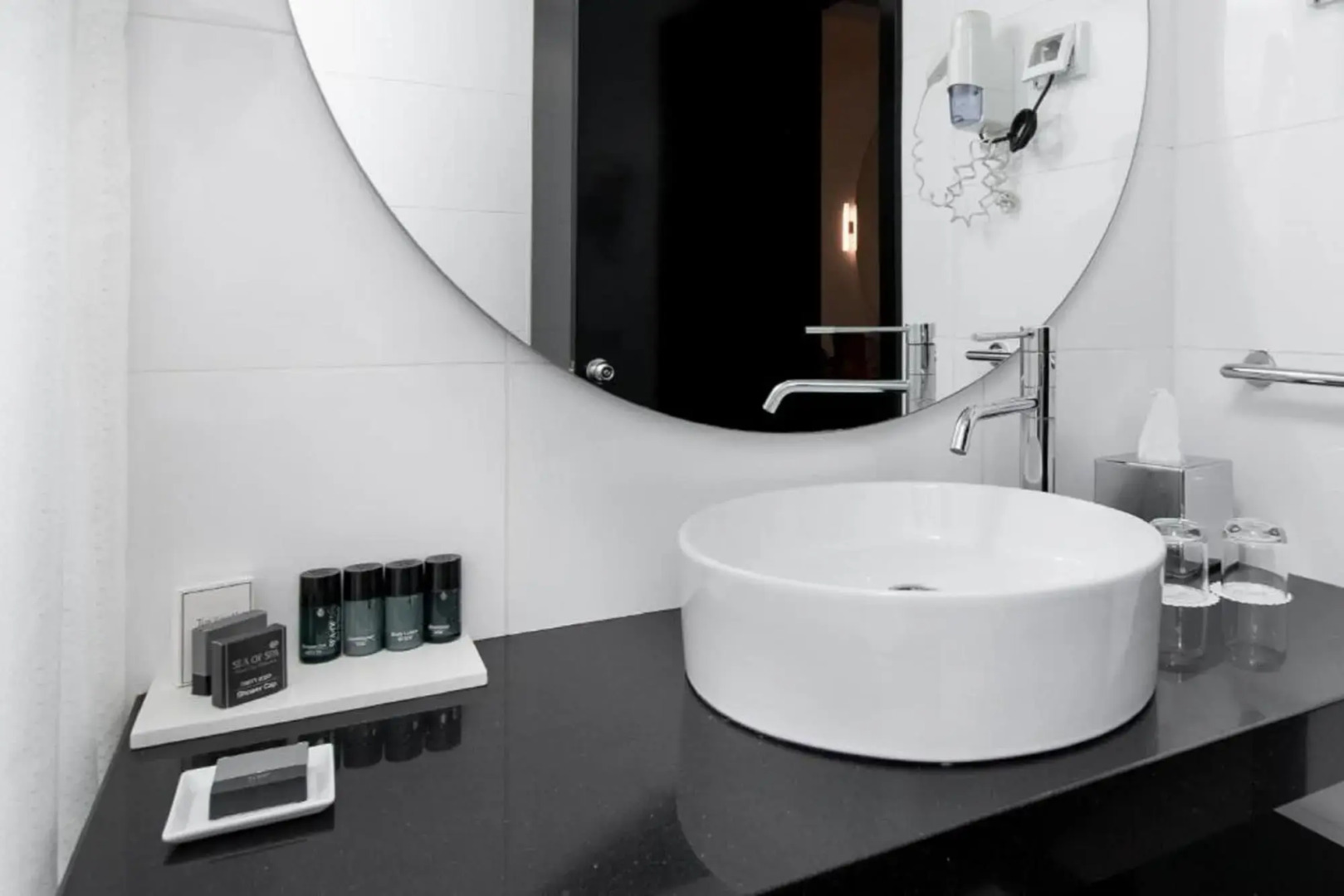 The Savoy Tel-Aviv, Sea Side