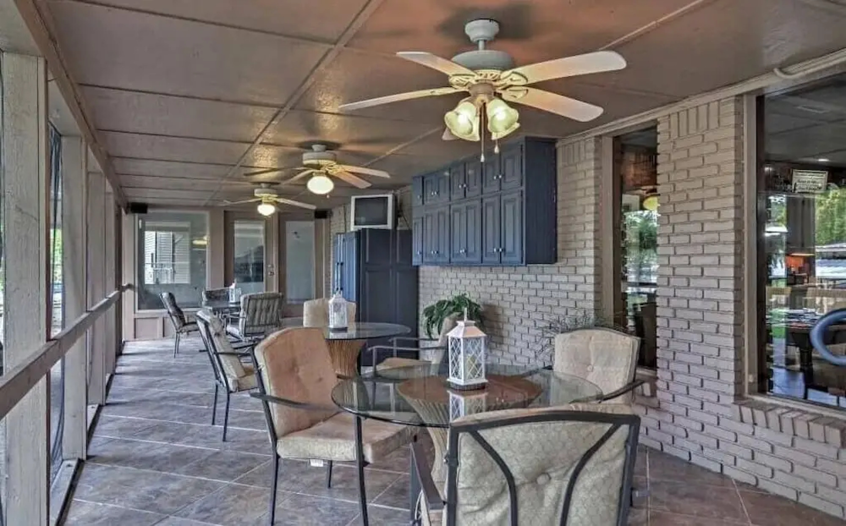 Waterfront Listing - 3 Bedroom 3 Bath on Secluded Private Cove,great Location